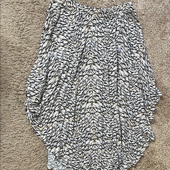 Asymmetrical Midi Skirt - Picture 3 of 7